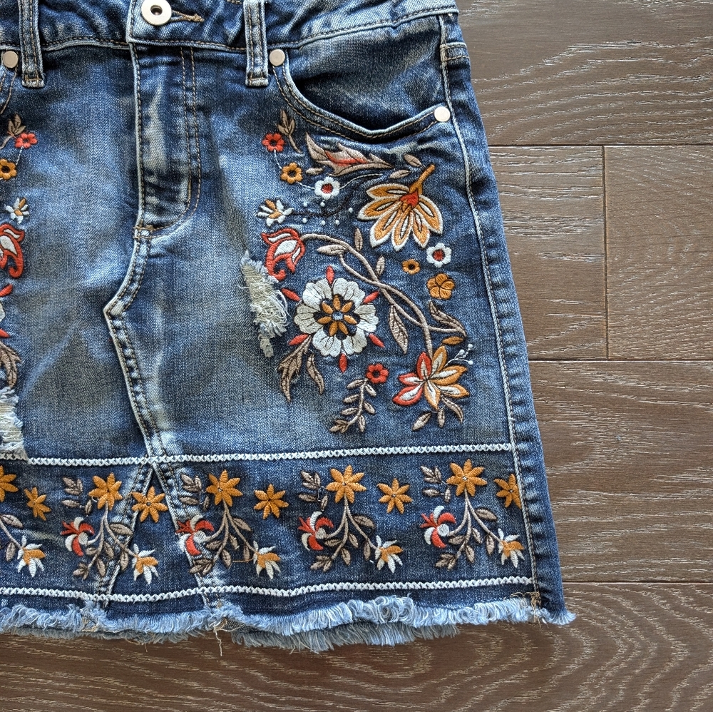 Altar'd State Floral Embroidered Denim Mini Skirt Size XS - Picture 3 of 6